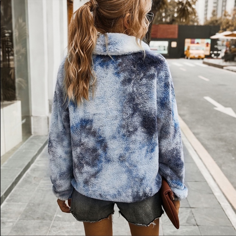 💥NWT💥 Dark Blue Tie Dye Sherpa Fleece Pullover - Picture 7 of 13